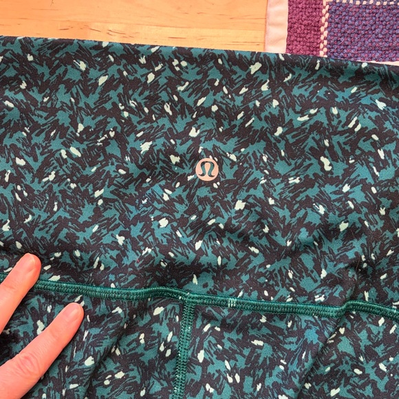 LULULEMON GREEN Wunder Under Pant (Hi-Rise) Patterned Geometric Leggings - Picture 5 of 6